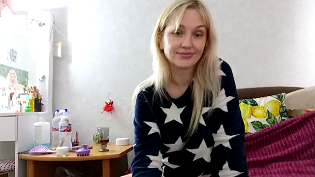 ModelEva online show from October 19, 2025, 8:17 am