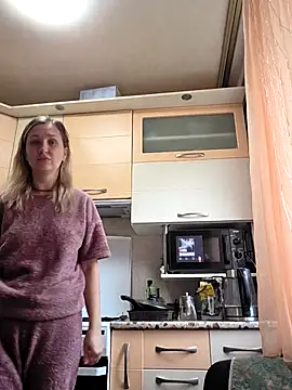 ModelEva online show from April 16, 2026, 7:53 am