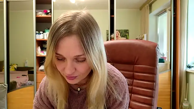 ModelEva online show from April 19, 2026, 10:16 am