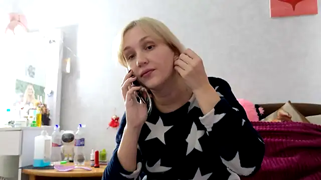 ModelEva online show from October 17, 2025, 8:39 am
