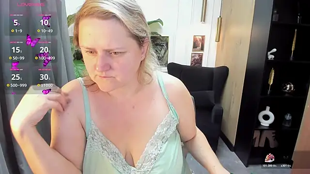 ScarlettSoft online show from July 25, 2026, 5:26 am
