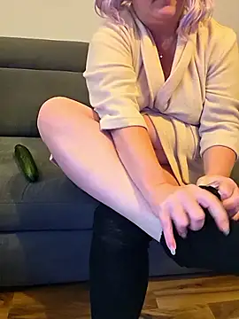 Snapshot of germanwoman01 chatting on September 14, 2025, 10:59 am germanwoman01 online show from September 14, 2025, 10:59 am