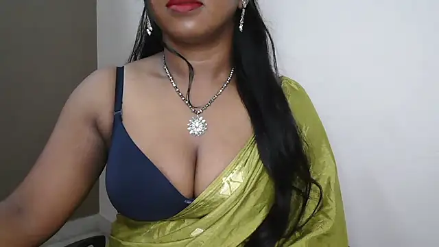 Snapshot of Dhiyapink chatting on December 5, 2025, 4:11 am Dhiyapink online show from December 5, 2025, 4:11 am