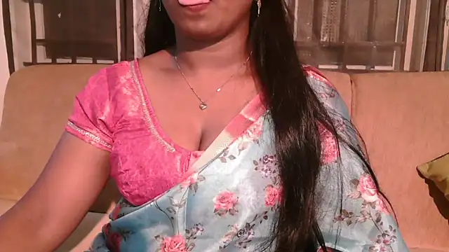 Snapshot of Dhiyapink chatting on February 6, 2026, 4:36 pm Dhiyapink online show from February 6, 2026, 4:36 pm