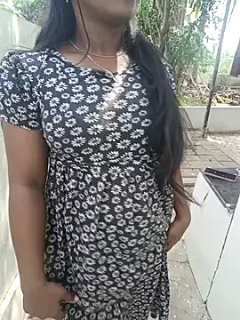 Snapshot of Dhiyapink chatting on February 3, 2026, 6:00 am Dhiyapink online show from February 3, 2026, 6:00 am