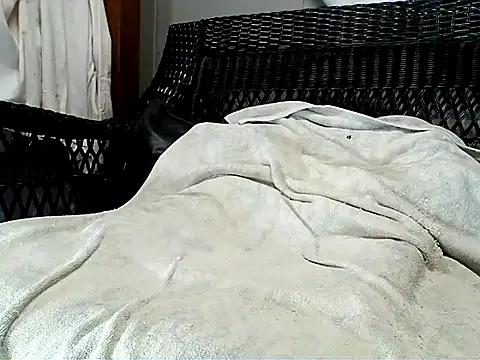 HungHawaiian808xh online show from April 24, 2026, 9:17 pm