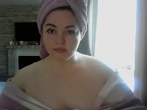 cute  cherry online show from February 10, 2026, 12:26 pm