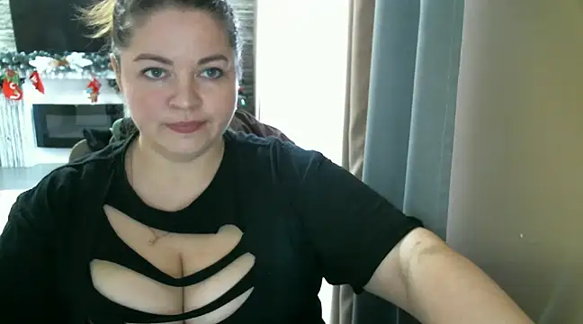 cute  cherry online show from February 11, 2025, 10:47 am