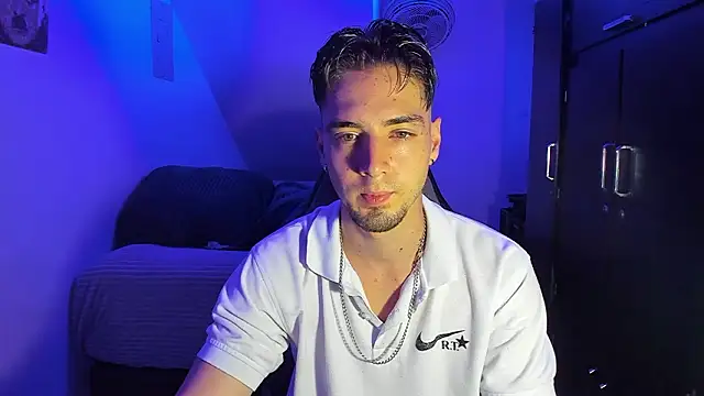 Alex smith00 online show from February 9, 2026, 6:17 pm