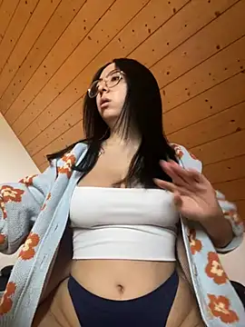 NattCastillo online show from February 7, 2025, 9:37 am