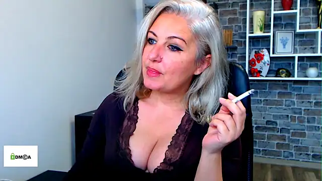 Snapshot of angel_devil_milf chatting on February 17, 2026, 12:24 pm angel devil milf online show from February 17, 2026, 12:24 pm