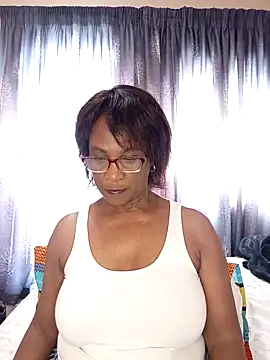 Hotgrannyx online show from April 26, 2026, 11:18 am