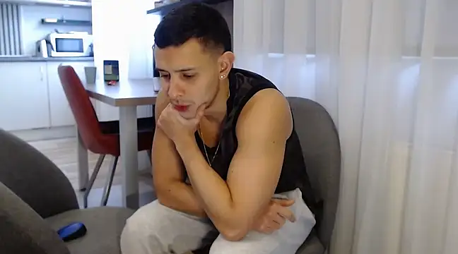 Snapshot of isaacgomez21 chatting on February 5, 2025, 9:57 am isaacgomez21 online show from February 5, 2025, 9:57 am