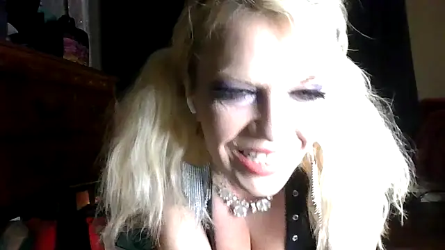 marilyn420 online show from February 5, 2026, 5:47 am