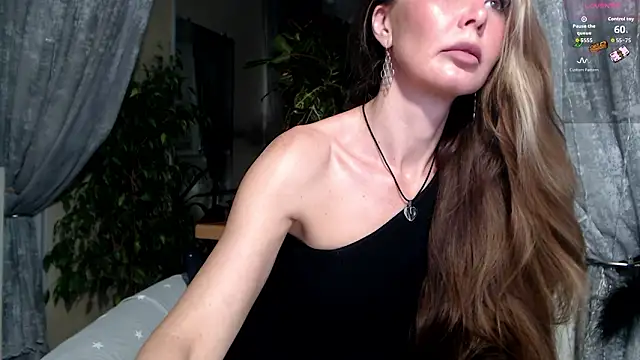 Snapshot of Aurora108 chatting on February 25, 2026, 10:31 pm Aurora108 online show from February 25, 2026, 10:31 pm