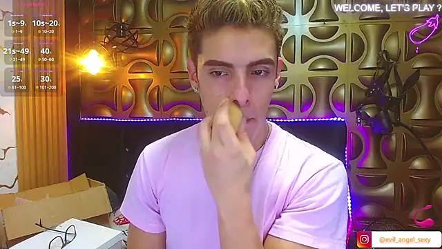 angel sexyevil online show from November 24, 2025, 12:27 pm