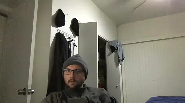 Fuzzyfuzbear online show from January 31, 2025, 2:15 am