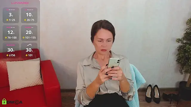 VickyGolden online show from September 15, 2025, 5:19 am