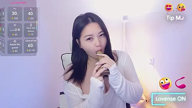 small Eva online show from February 7, 2026, 3:31 pm