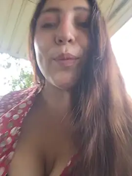 Snapshot of VickyHoult chatting on May 24, 2026, 9:04 pm VickyHoult online show from May 24, 2026, 9:04 pm