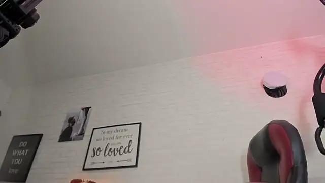 Roxahank online show from March 21, 2026, 6:12 pm