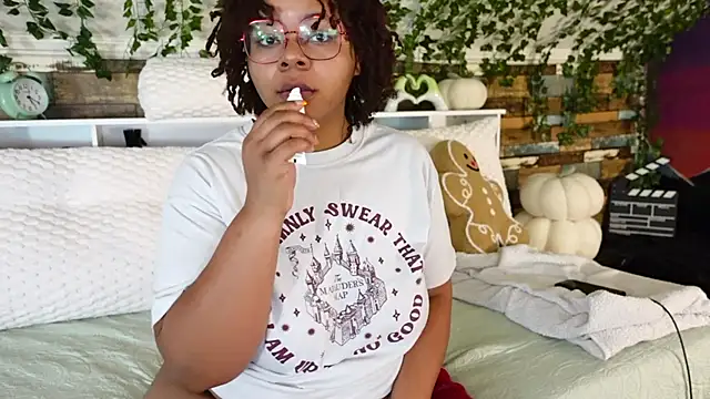 Snapshot of -khayaparker chatting on March 5, 2025, 10:22 am -khayaparker online show from March 5, 2025, 10:22 am