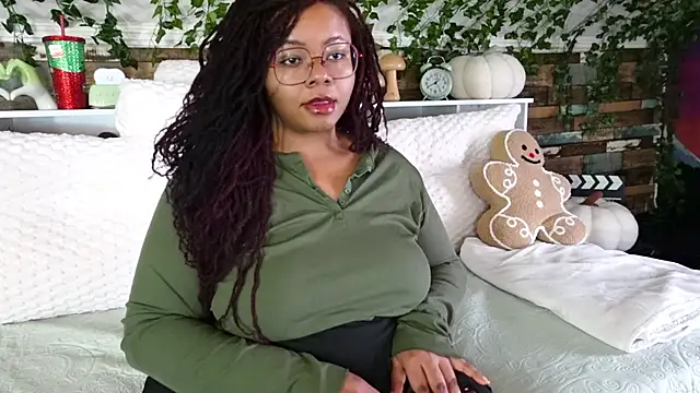 Snapshot of -khayaparker chatting on February 19, 2025, 6:43 pm -khayaparker online show from February 19, 2025, 6:43 pm