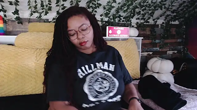 Snapshot of -khayaparker chatting on February 11, 2025, 7:16 pm -khayaparker online show from February 11, 2025, 7:16 pm