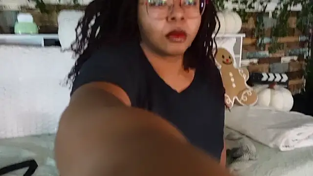 Snapshot of -khayaparker chatting on February 19, 2025, 1:39 pm -khayaparker online show from February 19, 2025, 1:39 pm