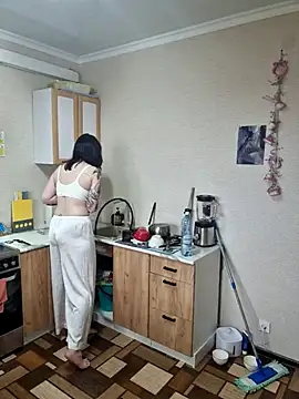 LazyTanukii online show from March 27, 2026, 6:33 am