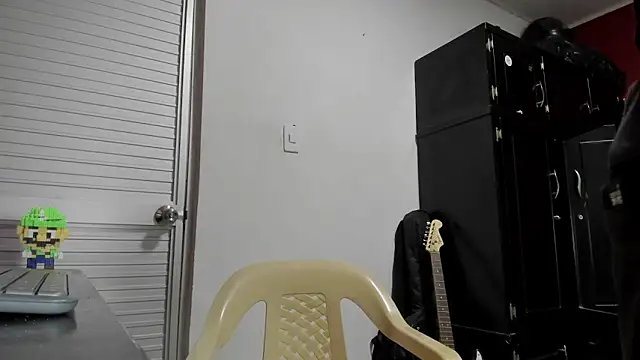 Snapshot of VincentSavage chatting on February 18, 2026, 6:59 pm VincentSavage online show from February 18, 2026, 6:59 pm