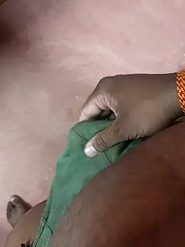 Snapshot of dinesh682 chatting on April 10, 2026, 6:31 am dinesh682 online show from April 10, 2026, 6:31 am