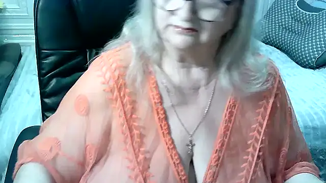 LolkaAlyss online show from April 11, 2026, 6:55 pm