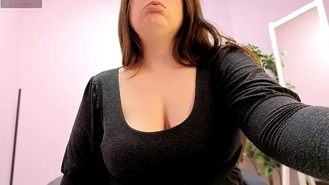 BattyMoll online show from March 12, 2026, 3:49 pm