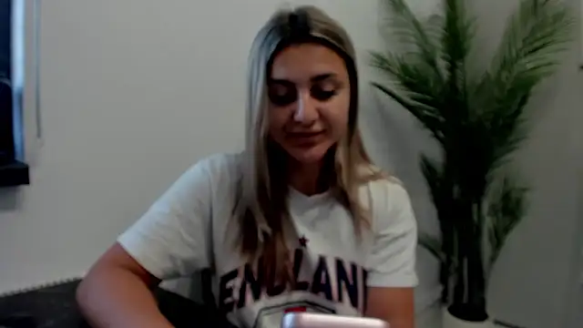 NicolePlay online show from May 30, 2026, 3:24 am