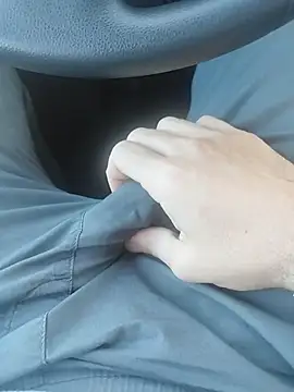 Snapshot of Aykut1990 chatting on December 3, 2025, 11:09 am Aykut1990 online show from December 3, 2025, 11:09 am