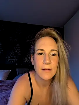 Snapshot of NaomiAndFriends chatting on February 23, 2026, 7:53 am NaomiAndFriends online show from February 23, 2026, 7:53 am