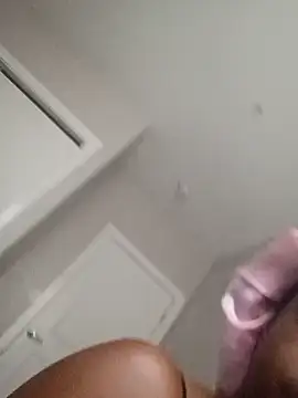 DancingLemonade online show from November 25, 2025, 6:52 pm