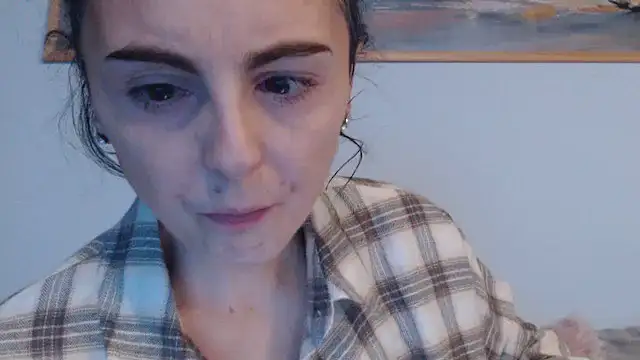 Snapshot of cleophee chatting on December 4, 2025, 6:45 am cleophee online show from December 4, 2025, 6:45 am