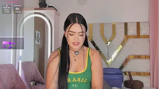 Snapshot of sophy_champagne chatting on July 6, 2026, 1:01 am sophy champagne online show from July 6, 2026, 1:01 am