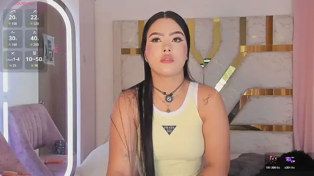 Snapshot of sophy_champagne chatting on June 4, 2026, 12:48 am sophy champagne online show from June 4, 2026, 12:48 am