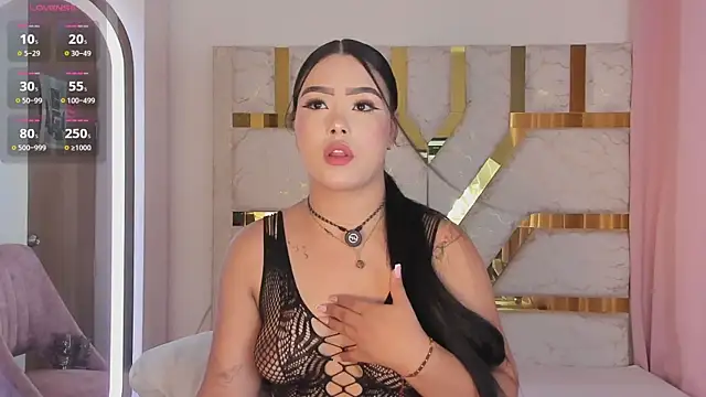 Snapshot of sophy_champagne chatting on June 5, 2026, 1:32 am sophy champagne online show from June 5, 2026, 1:32 am