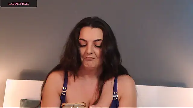 itsyourlady online show from April 14, 2026, 11:26 am