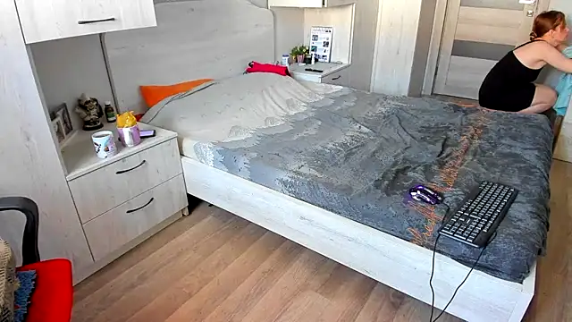 DUSSY PUSSY online show from March 18, 2026, 4:15 am