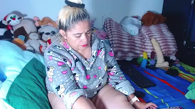 estrellita fugaz16x online show from June 11, 2026, 4:09 am