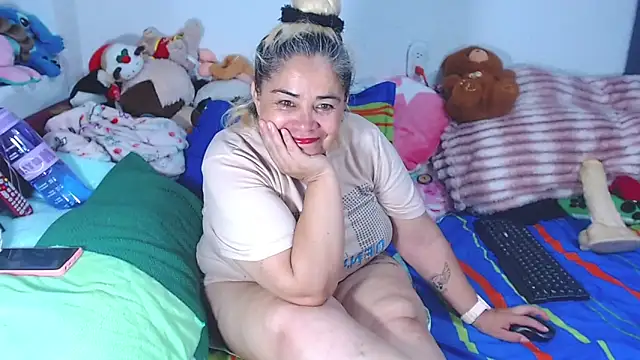 estrellita fugaz16x online show from June 21, 2026, 5:24 am