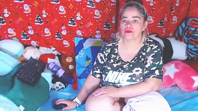 estrellita fugaz16x online show from February 9, 2026, 3:15 am