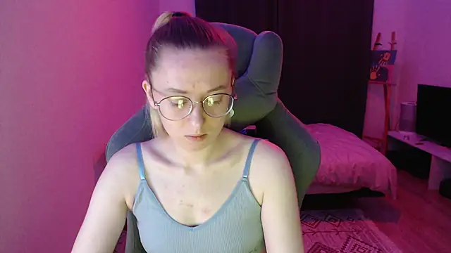 AnabelFrel online show from December 4, 2025, 1:26 am