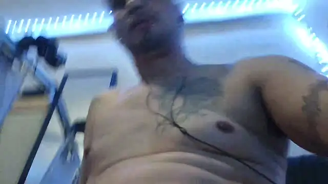 leonar0101 online show from December 9, 2024, 8:44 am