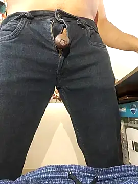 captain juicyprecum online show from December 4, 2024, 4:37 am